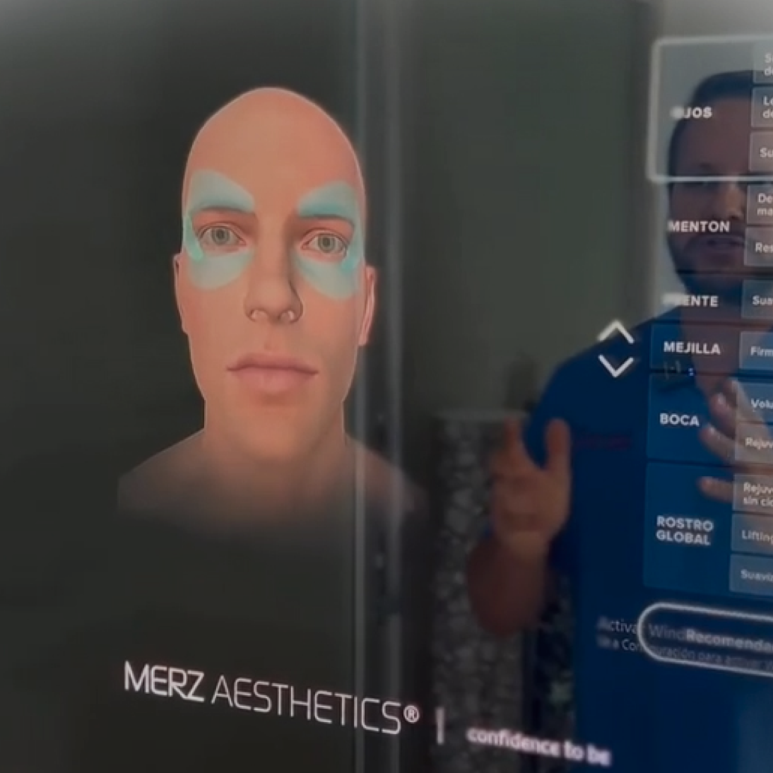 Hombre utilizando un espejo inteligente con diagnóstico facial y zonas de tratamiento resaltadas.